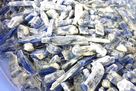 kyanite crystals - cristaux de cyanite