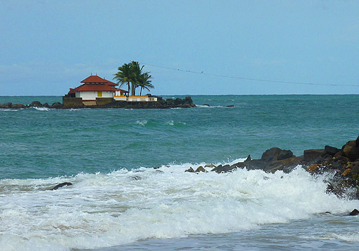 Temple sur une île près de Galle - Sri Lanka