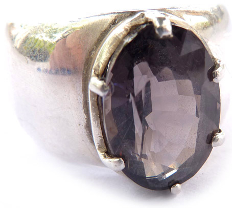 Taaffeite 7,10 carats sur bague