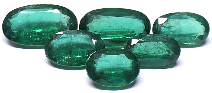 disthne vert chromifre taillŽ ˆ facettes