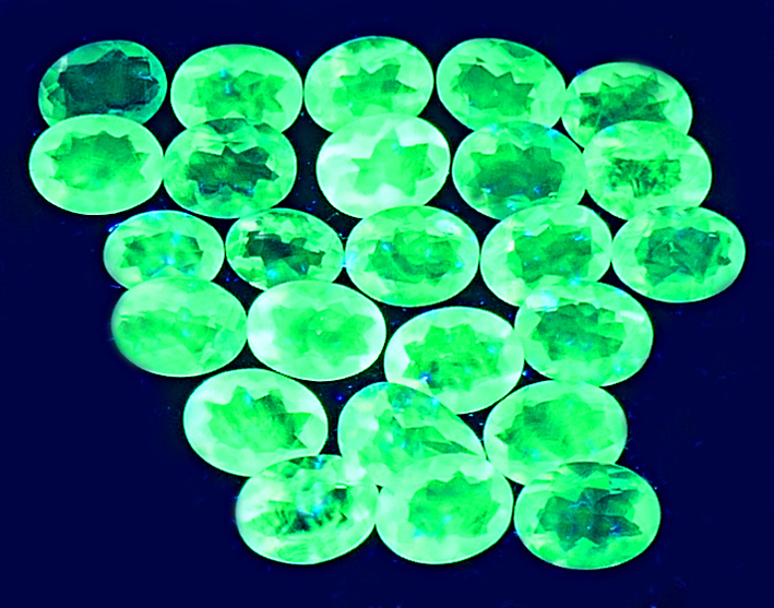 opale hyalite fluorescente