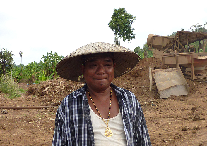 proprietaire gisement minier saphirs etoiles thailande