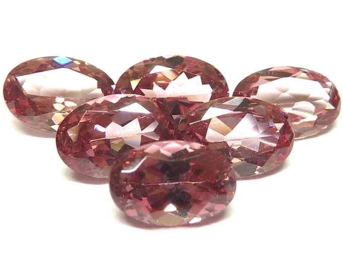 Pierre Grenat Malaya 2.25 Ct - Coupe Ovale - Couleur Rouge/Pourpre - Clarté VS1 - Neuf Sans Embâllage