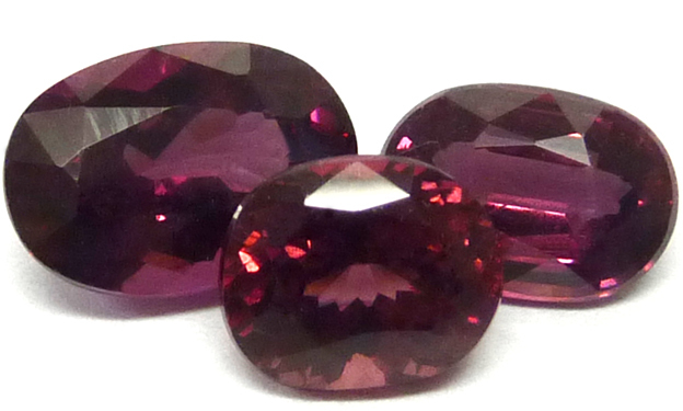 Grenat Rhodolite Naturel 2,97 Carats - Pierre Ovale Rouge - Qualité Exceptionnelle - Afrique