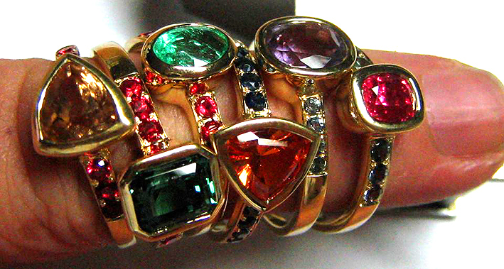 bagues multicolores