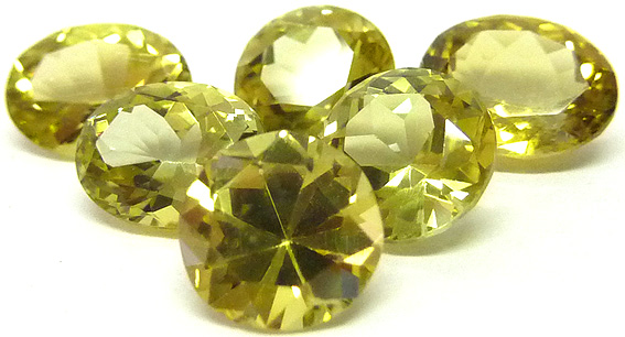 zoisite jaune ou tanzanite jaune